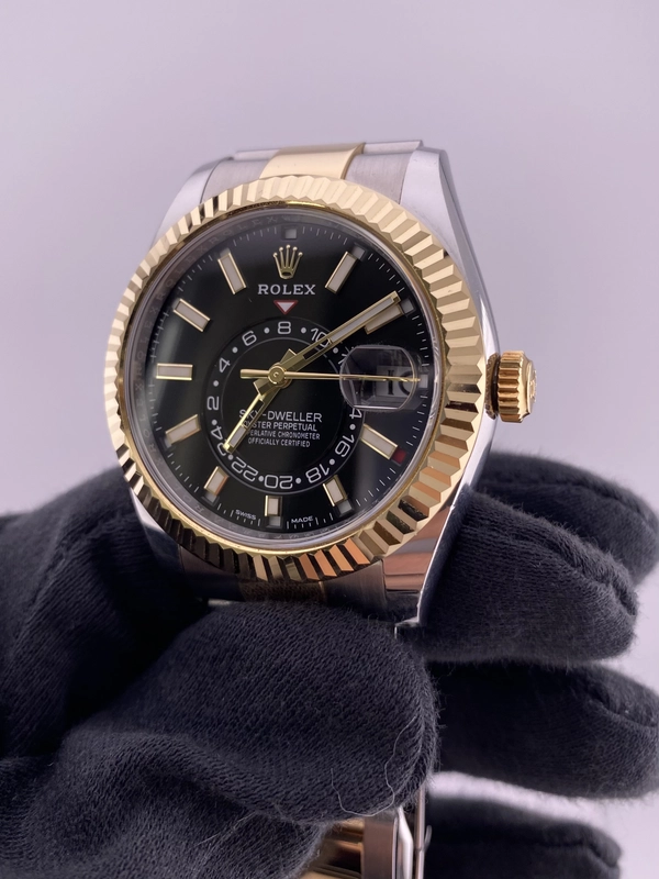 Rolex SkyDweller Black Dial on Oyster Ref. 326933 Card 2023 view 3