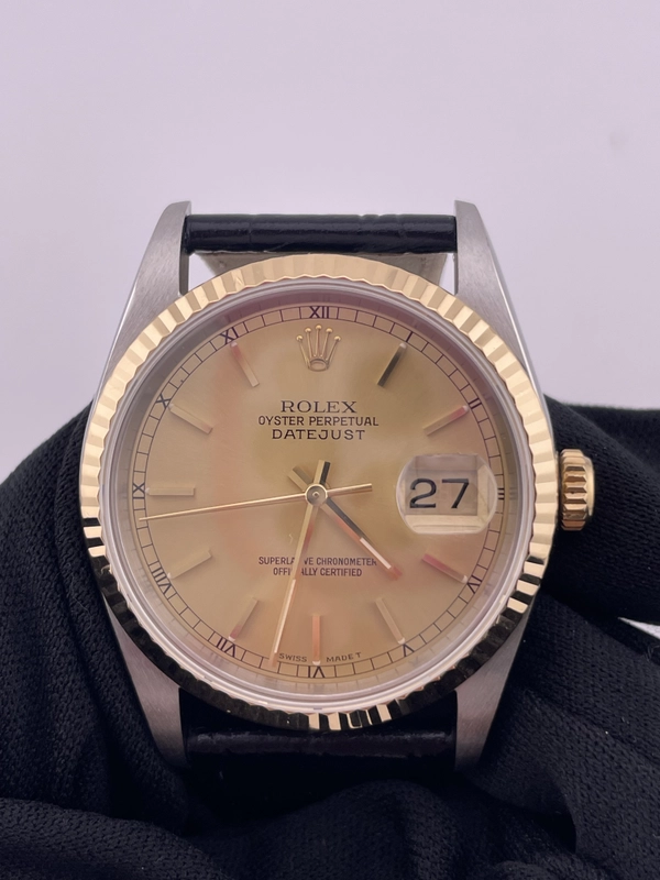 Rolex Datejust 36 Champagne Stick Dial on Generic Black Leather Strap Ref. 16233 1991 view 3