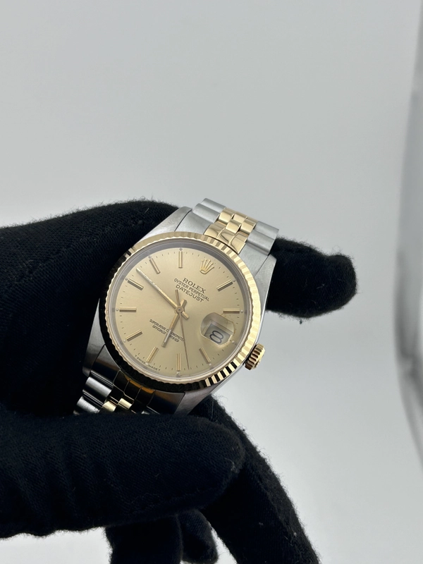 Rolex Datejust 36 Champagne Stick Dial on Jubilee Ref. 16233 Papers 1989 view 3