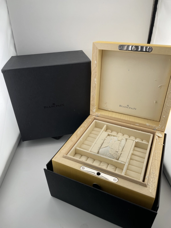 Blancpain Women Black Dial on Generic Leather Ref. 3760-1130-52B Complete 2012 view 7