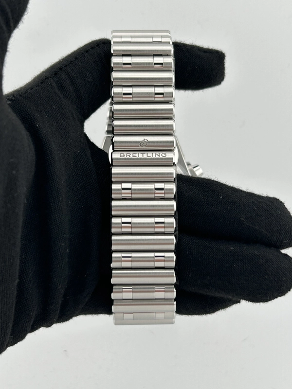 Breitling Chronomat B01 Green Dial on Bracelet Ref. AB0134101L1A1 Complete Open Date view 4