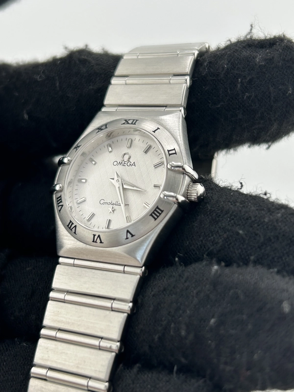 Omega Constellation Silver Dial on Stainless Steel Bracelet Ref. 1572.30.00 Card 2011 view 3