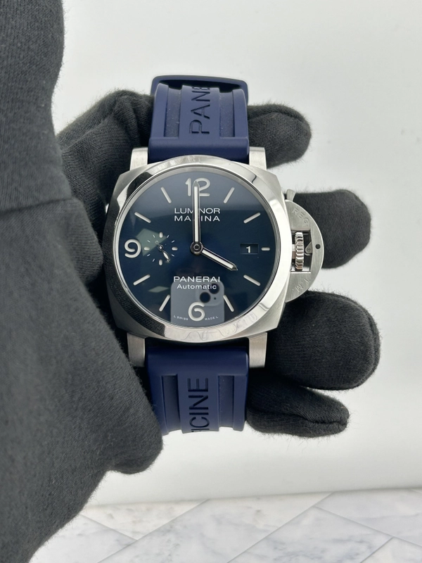 Panerai Panerai Luminor Marina Blue Dial on Leather Strap Ref. PAM01313 Card 2021 view 2