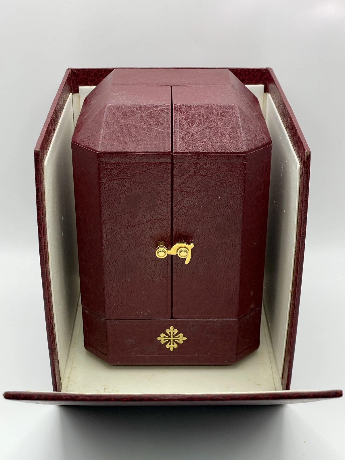 1997 Patek Philippe Pagoda 41mm Yellow Gold 5500J — image 9