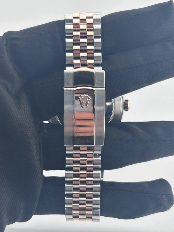 Rolex Datejust 41 Sundust Index Dial on Jubilee Ref. 126331 Card view 4