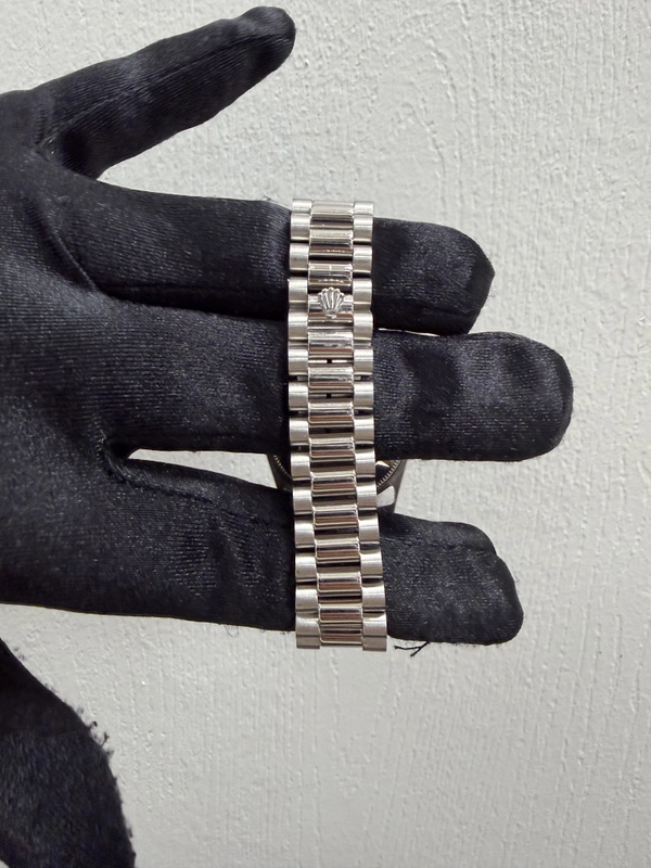 Rolex Datejust Blue Myriad Diamond Dial on President Ref. 68246MG 1998 view 2
