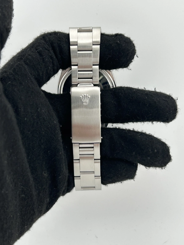 Rolex Oyster Perpetual Date Silver Index Dial on Oyster Steel Bracelet Ref. 1500 1965 view 4