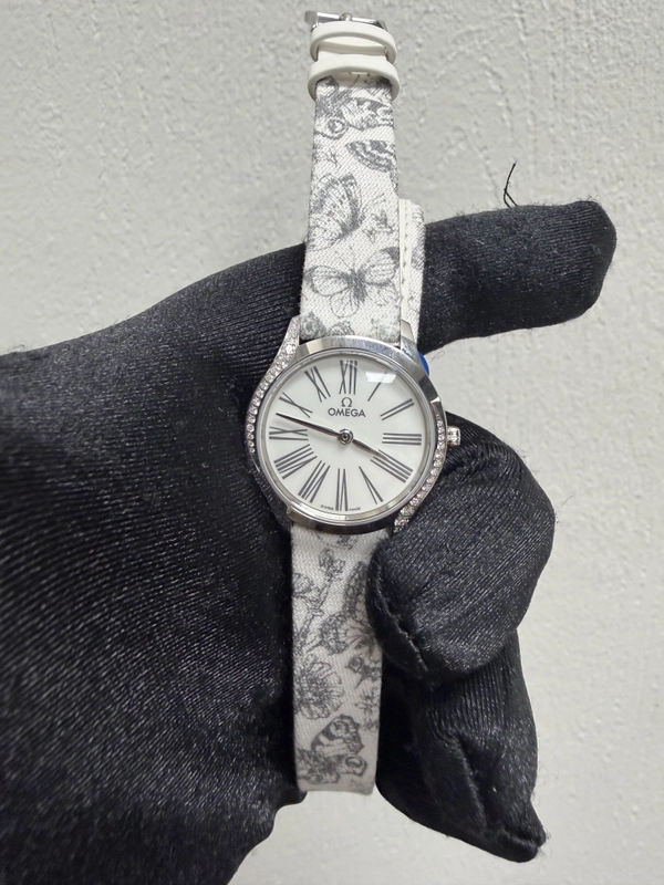 Omega De Ville Mini Tr√©sor Quartz White Dial on Fabric Strap Ref. 428.17.26.60.04.002 Card Open Date view 2