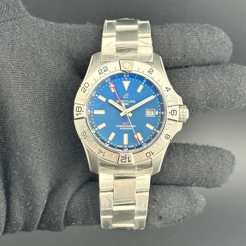 Breitling Avenger Automatic GMT Blue Dial on Bracelet Ref. A32320101C1A1 Card 2026 view 2
