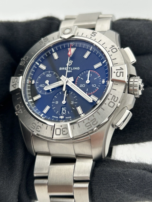 Breitling Avenger B01 Chronograph Black Dial on Stainless Steel Bracelet Ref. AB0147101B1A1 Complete 2024 view 3