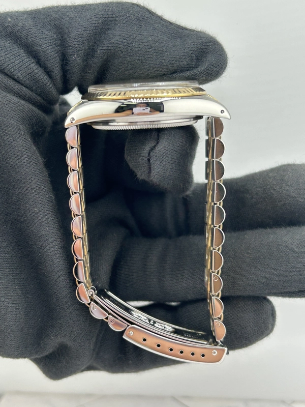Rolex Datejust Champagne Stick Dial on D Link Jubilee Bracelet Ref. 16013 1988 view 6