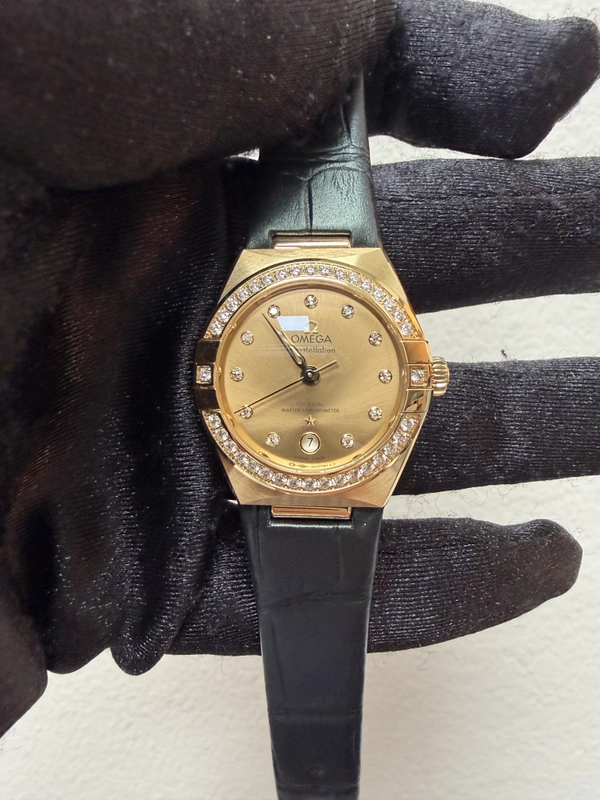 Omega Constellation Co-Axial Champagne Dial on Leather Strap Ref. 131.58.29.20.58.001 Card Open Date view 2