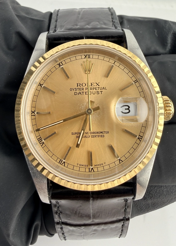 Rolex Datejust 36 Gold Stick Dial on Generic Leather Strap Ref. 16233 1993 view 2