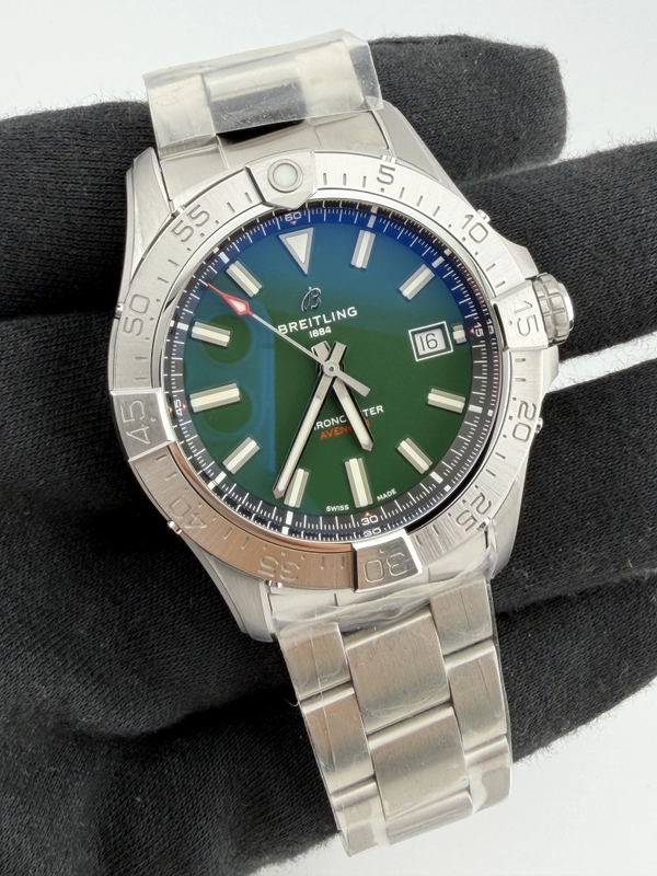 Breitling Avenger Automatic Green Dial on Stainless Steel Bracelet Ref. A17328101L1A1 Card 2026 view 2