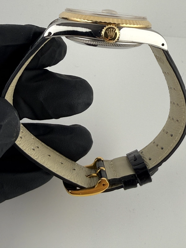 Rolex Datejust 36 Champagne Stick Dial on Generic Leather Strap Ref. 16233 1996 view 3