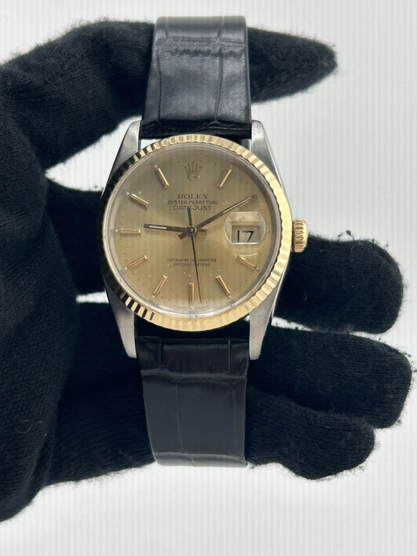 Rolex Datejust 36 Champagne Stick Dial on Generic Black Leather Strap Ref. 16233 1989 view 2