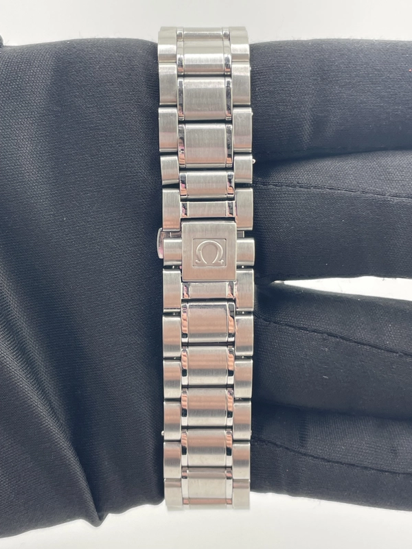 Omega Speedmaster Date Silver Dial on Stainless Steel Bracelet Ref. 3513.30 Complete 2014 view 4