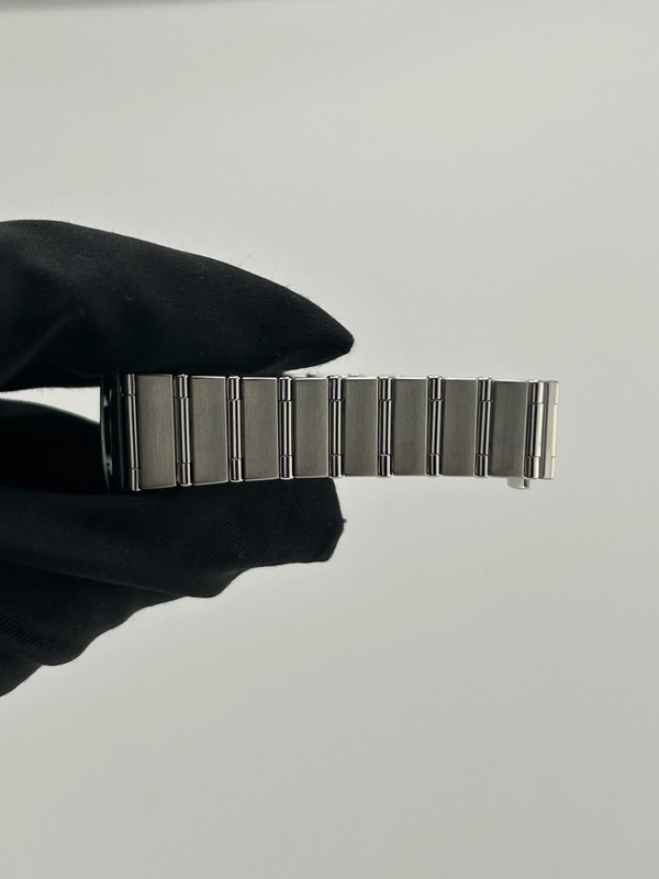 Omega Constellation Gray Dial on Stainless Steel Bracelet Ref. 1572.40 view 5
