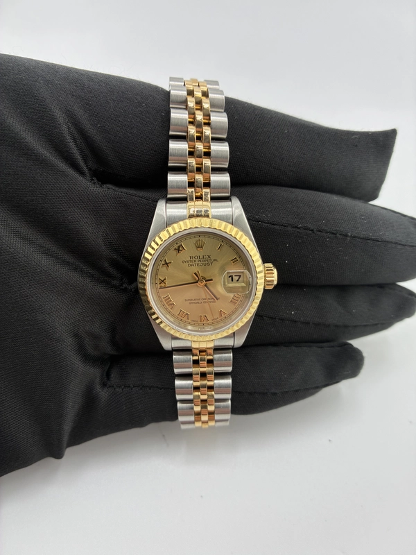 Rolex Datejust Lady Champagne Roman Dial on Jubilee Ref. 69173 1996 view 3