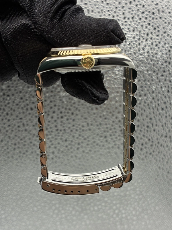 Rolex Datejust Champagne Diamond Factory Dial on Jubilee Ref. 16233G 1994 view 4