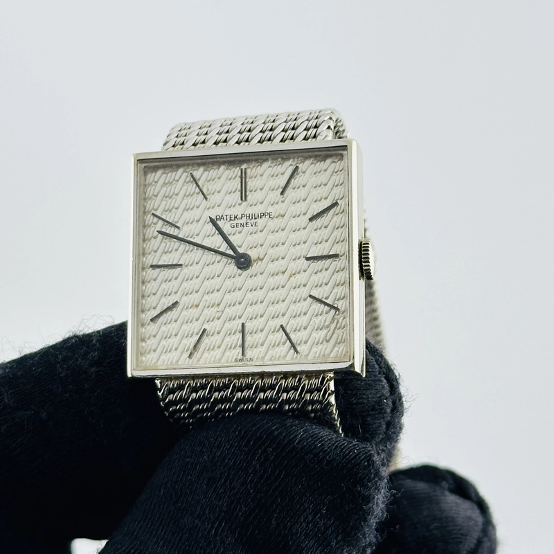 Patek Philippe Gondolo Silver Stick Dial on White Gold Mesh Bracelet Ref. 3430 view 2