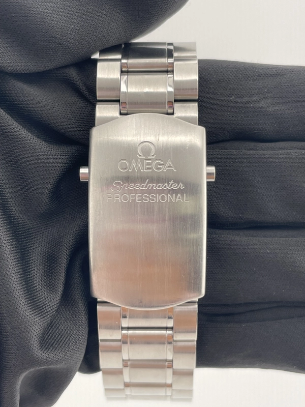 Omega Speedmaster Professional Moonwatch Black Dial on Stainless Steel Bracelet Ref. 3576.5 view 5