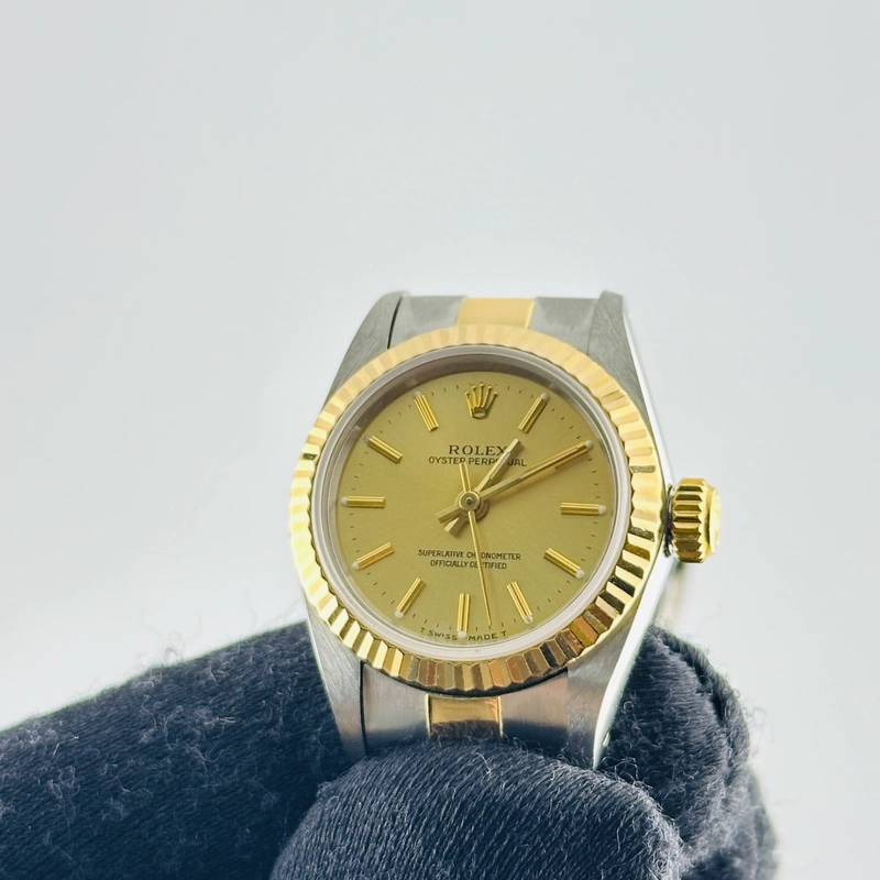 Rolex Oyster Perpetual Champagne Stick Dial on Oyster Bracelet Ref. 67193 1997 view 3