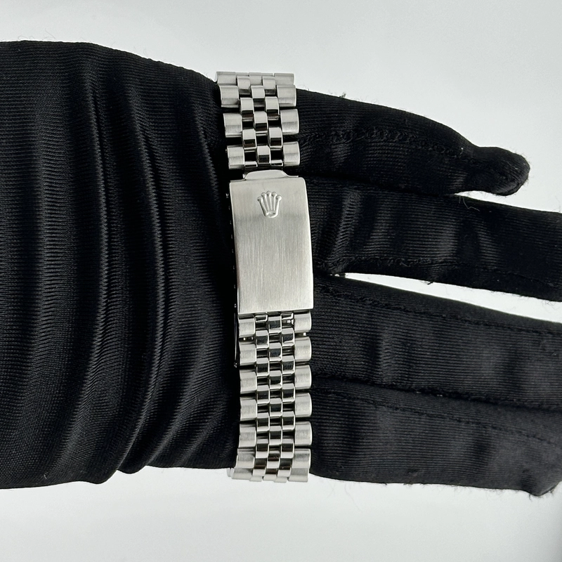Rolex Datejust Silver Stick Dial on Jubilee Ref. 1603 1967 view 3
