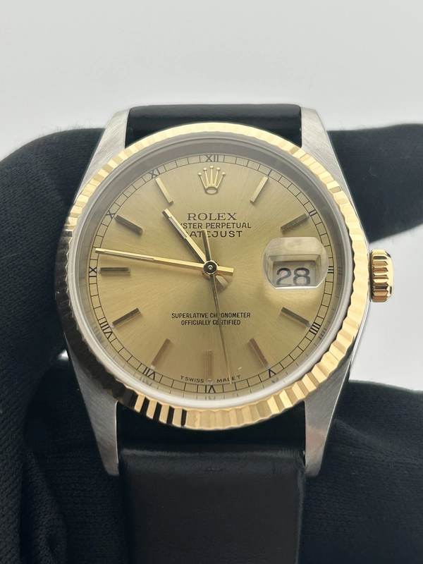 Rolex Datejust 36 Champagne Stick Dial on Generic Black Leather Band Ref. 16233 1995 view 2