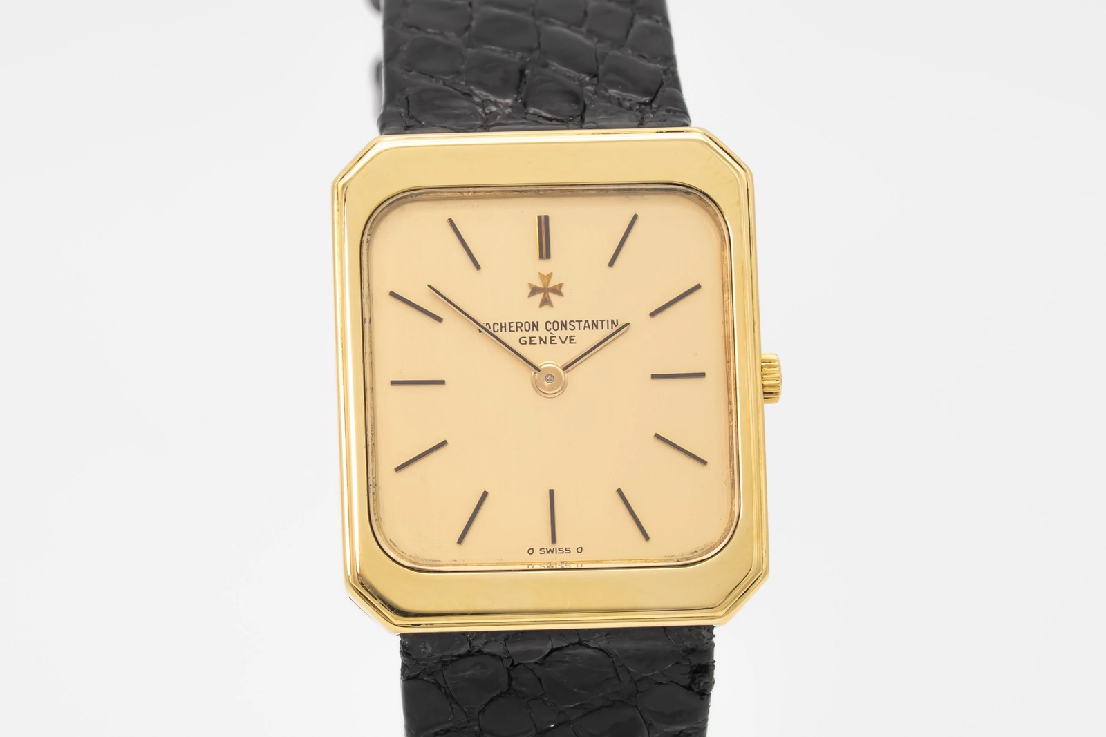 Ultra Thin Rectangular 18k Gold — image 4