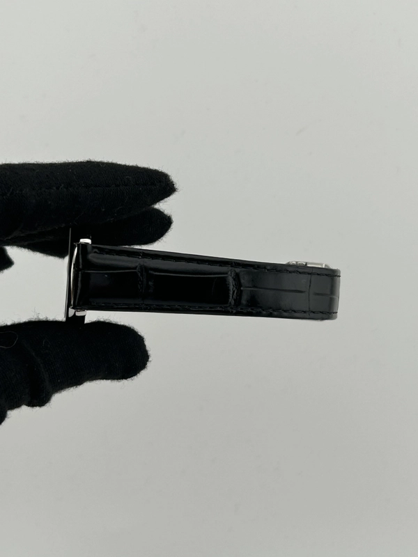 Cartier Ronde Solo de Cartier Silver Roman & Arabic Numerals Dial on Black Leather Strap Ref. W6700155 Card 2017 view 5