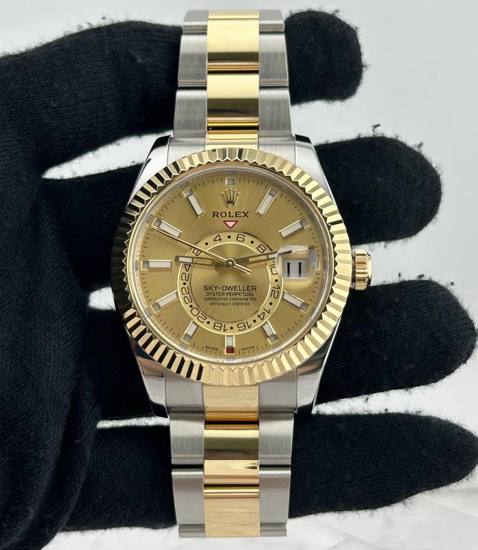 Rolex SkyDweller Champagne Index Dial on Oyster Bracelet Ref. 326933 Card 2022 view 2