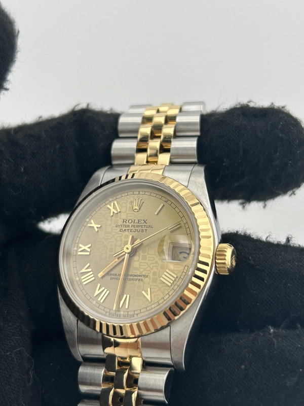 Rolex Datejust 31 Champagne Anniversary Dial on 2 Tone Jubilee D Link Bracelet Ref. 68273 1995 view 3
