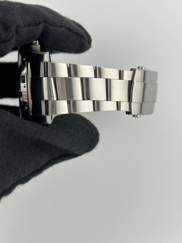 Breitling Avenger B01 Chronograph Black Dial on Stainless Steel Bracelet Ref. AB0147101B1A1 Complete 2024 view 5