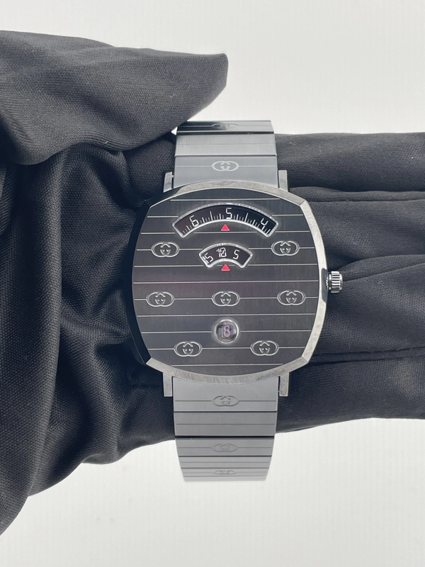 Gucci Gucci Grip Black Dial on Steel Bracelet Ref. YA157429 with Box view 2
