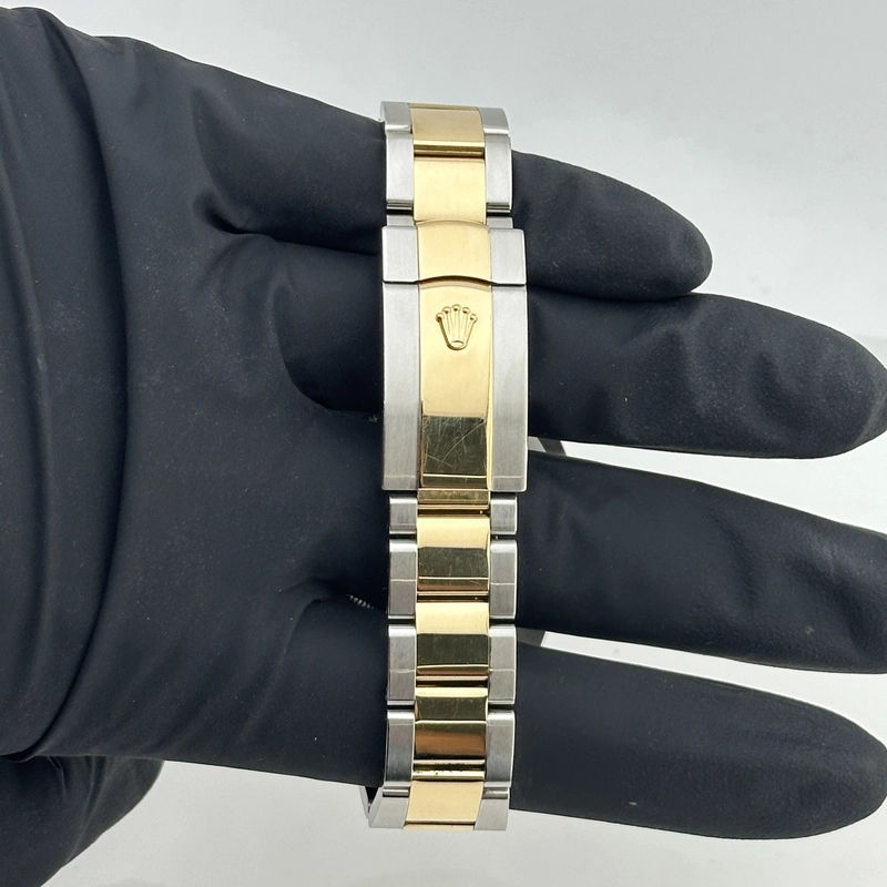 Rolex Datejust II Ivory Index Dial on Oyster Bracelet Ref. 116333 2016 view 5