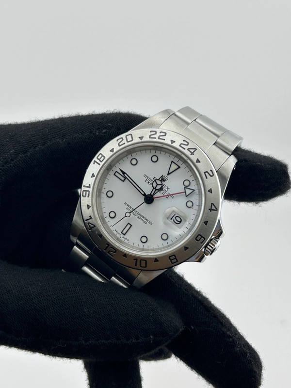 Rolex Explorer II White Dial on Oyster Ref. 16570 Papers 2000 view 3