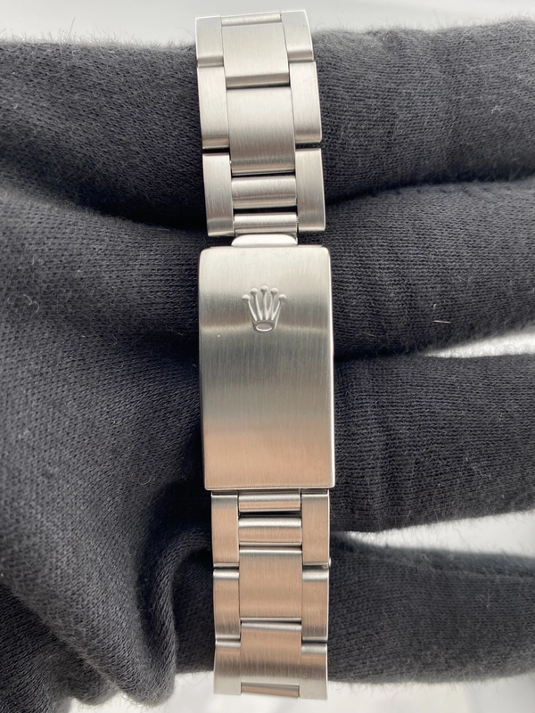 Rolex Air-King Silver Dial on Oyster Bracelet Ref. 14000M 2002 view 4