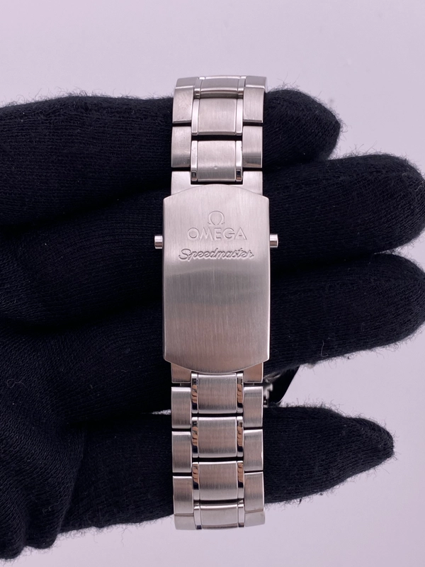 Omega Speedmaster Date Black Dial on Stainless Steel Ref. 3210.51 view 4