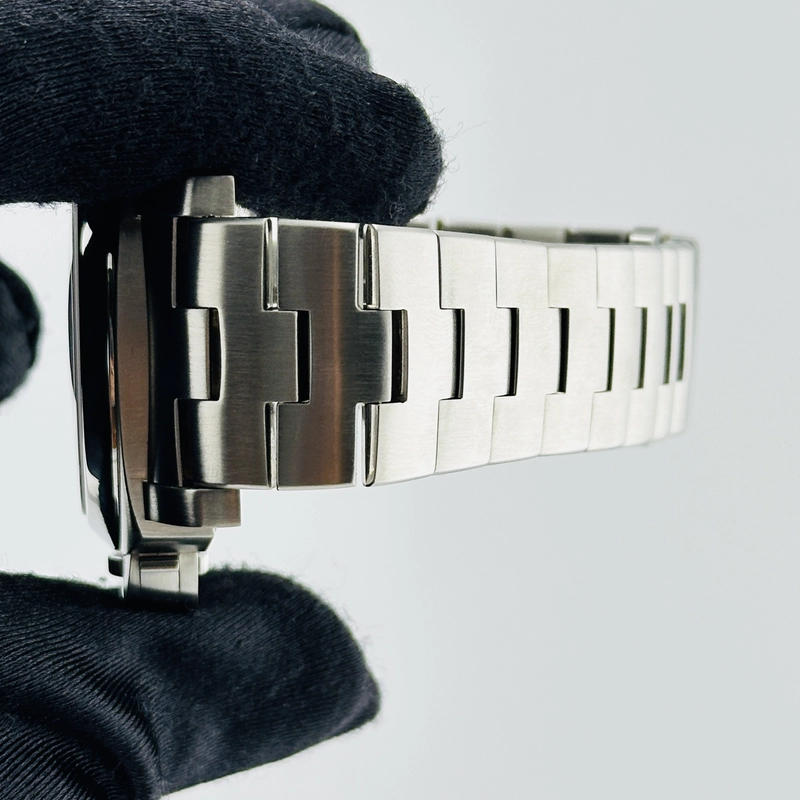 Panerai Luminor Marina Black Dial on Stainless Steel Bracelet Ref. PAM00299/OP6763 Card 2011 view 4