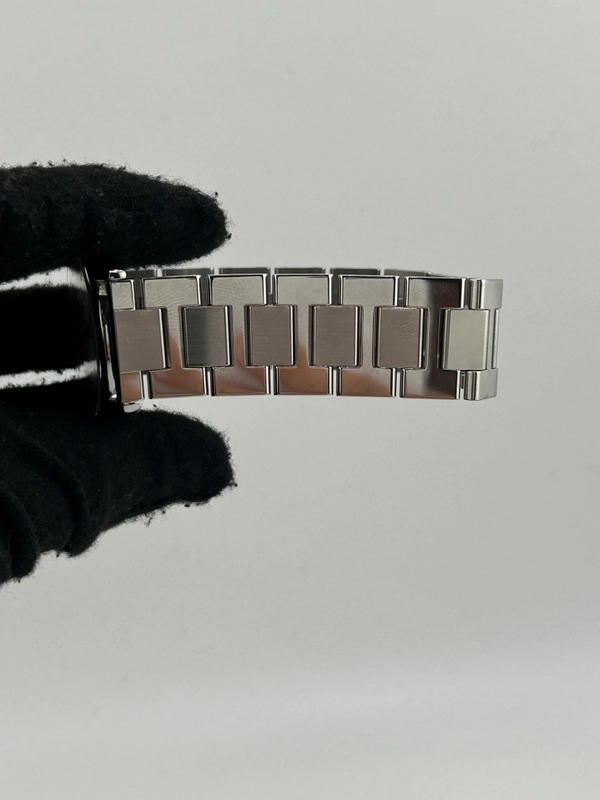 Cartier Ronde Solo Silver Roman Numerals Dial on Stainless Steel Bracelet Ref. W6701005 Papers 2016 view 5